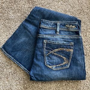 Silver brand jeans size W31/L33 with designer stitched pockets.